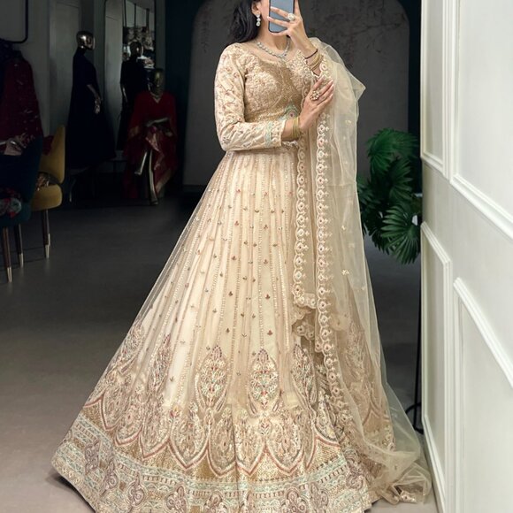 PASTEL & EMBROIDERY LEHENGA CHOLI - Picture 3 of 6